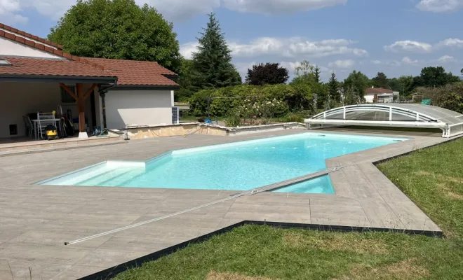 Réfection d'une piscine chez un client privé sur la commune de CHATILLON LA PALUD, Meximieux, SAS Tornare